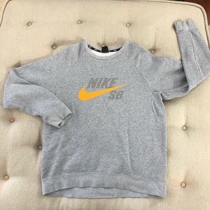 Grey Nike Men’s Large SB Crew Neck
